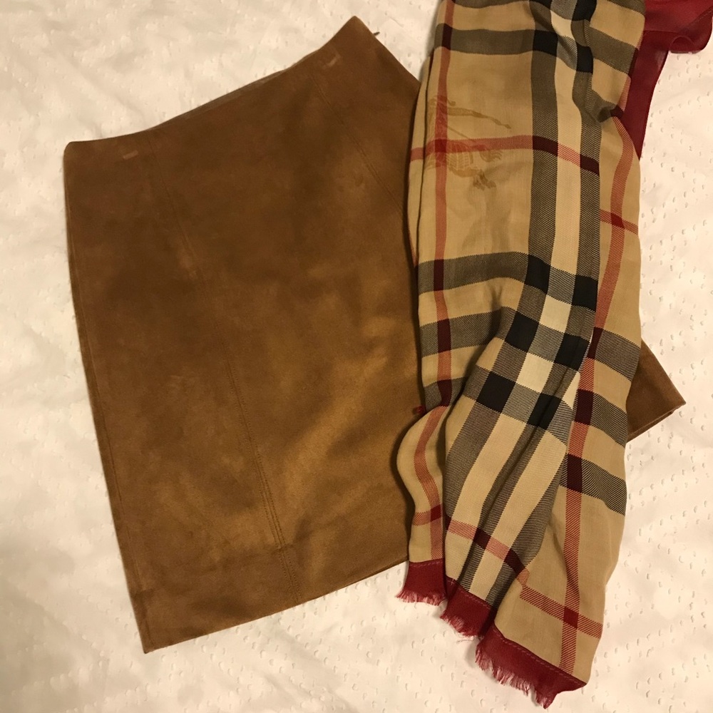 BNWT Aritzia Babaton Hopper Skirt